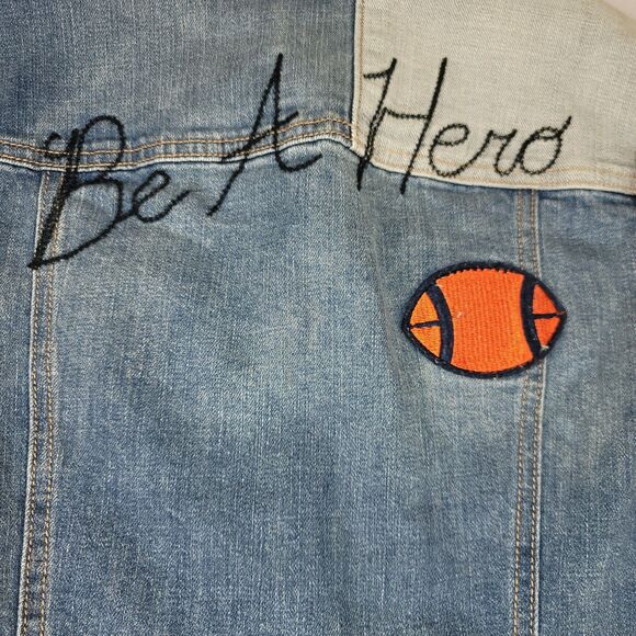 Cat & Jack Boy's "Be A Hero"  Blue Denim Patch Jacket Size Medium 8/10 - Picture 10 of 11